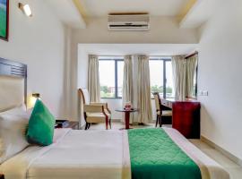 Hotel Luciya، فندق في كوتشي
