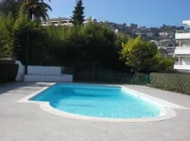 Résidence avec piscine, plage à 100 m, Cannes et Juan les Pins à 5 min, WiFi