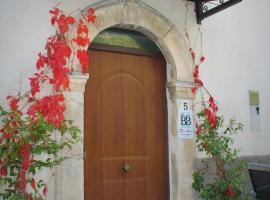 Medieval Village of Pacentro, bed and breakfast en Pacentro