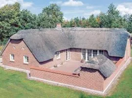 Nice Home In Væggerløse With Sauna