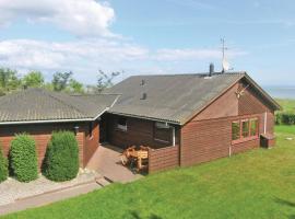 Stunning Home In Hadsund With 4 Bedrooms, Sauna And Wifi, casa o chalet en Als