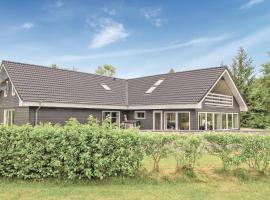 Nice Home In Glesborg With Sauna, hotel in Fjellerup Strand