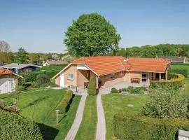 Four-Bedroom Holiday Home In Hejls