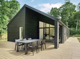 Four-Bedroom Holiday Home In Glesborg