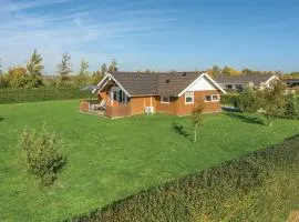 Three-Bedroom Holiday Home In Sydals