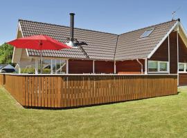 Awesome Home In Juelsminde With Kitchen, hotel in Sønderby