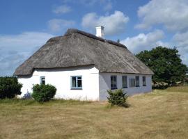 Nice Home In Nrre Nebel With Kitchen, hotel in Nymindegab