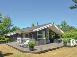 Beautiful Home In Vggerlse With 3 Bedrooms, Sauna And Wifi, luxury hotel in Marielyst