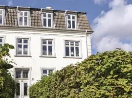 Beautiful Apartment In Charlottenlund