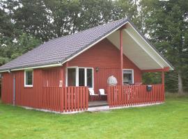 Amazing Home In Tarm With 3 Bedrooms, feriehus i Hoven