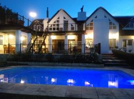 Little Tree loft 2, hotel near Groendal Nature Reserve, Uitenhage