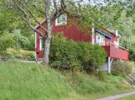 Nice Home In Gamleby With House A Panoramic View, hôtel à Gamleby