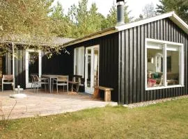 Three-Bedroom Holiday Home In Knebel