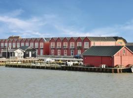 Beach Front Home In Ulfborg With Sauna, hotell i Thorsminde