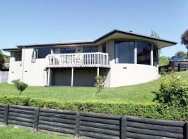 Super Sunny Holiday Home, holiday home in Richmond