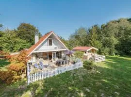 Three-Bedroom Holiday Home In Humble