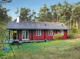 3 Bedroom Amazing Home In Aakirkeby