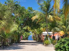 The Pelican Key Largo Cottages, готель у місті Кі-Ларго