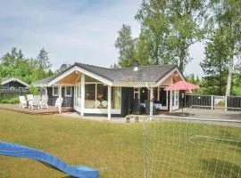 Three-Bedroom Holiday Home In Vaggerlose