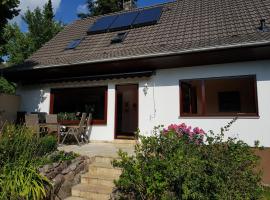 4 Sterne Souterrain Apartment Alt-Mariendorf, holiday rental in Berlin