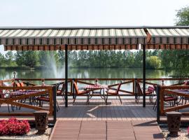 Hotel Bíbic és Tüskevár Étterem és Horgásztó, hotel em Nyíregyháza