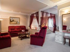 Hotel Bíbic és Tüskevár Étterem és Horgásztó，位于尼赖吉哈佐的酒店