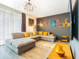 Art Gallery Apartment in Silver Mountain