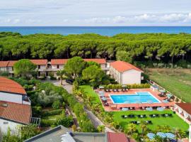 바다에 위치한 호텔 Oleandri Suite Hotel