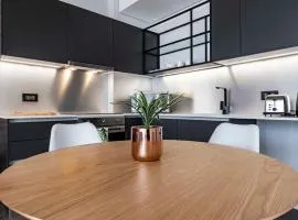 402 The Signature, De Waterkant