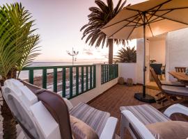 Luxury Suite Sea Front, aluguel de temporada em Playa Honda