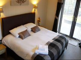 Ban-Car Hotel, hotell i Cairness