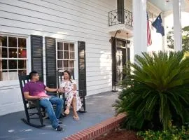 The Spivey House B&B on Kingston Lake