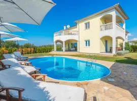 Nice Home In Turanj With 8 Bedrooms, Wifi And Outdoor Swimming Pool