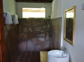 Buhoma Gorilla Camp, Hotel in Kanungu