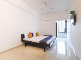 SPOT ON 63428 Hotel Raj Mandir Guest House, khách sạn ở Vadāli