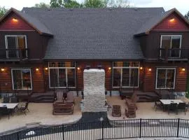 Luxury Lakefront Villa Lazy River HUGE POOL Kayaks 2Mi to SDCity