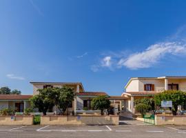 Centro Residenziale Le Canne, serviced apartment in San Teodoro