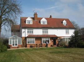 Ashleigh House - HOT TUB, Snooker table, Sleeps 24, holiday rental in Henley in Arden