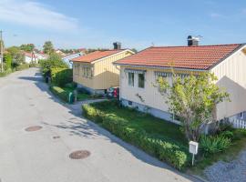 Tallkrogen Romantic House - Upper or Lower Apartment – obiekty na wynajem sezonowy w mieście Trångsund