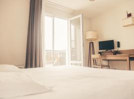 Terres de France - Appart'Hotel Quimper Bretagne, hotel in Quimper