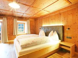 Hanslerhof, B&B in Braies