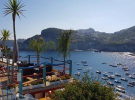 L'Incanto di Cala Feola, huoneistohotelli kohteessa Ponza