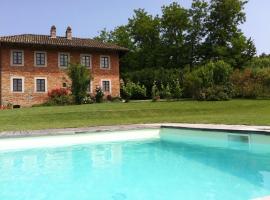 B&B Cascina Gaione Via Gallina,18b 12052 Neive cn, country house in Neive