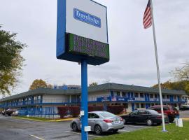 Travelodge by Wyndham Grand Rapids North, hotell med pool i Grand Rapids