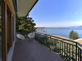 Villa con vista lago, viešbutis mieste Torri del Benaco