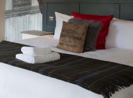 The Evenlode Rooms at Firehouse Oxford, hotel sa Witney