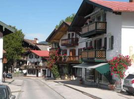 Ferienwohnungen Rosenhof, ξενοδοχείο κοντά σε Bahnhof Tegernsee, Tegernsee