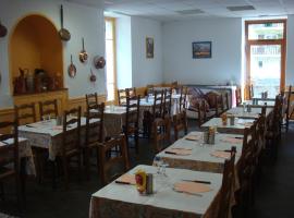 Au Relais d'Auron, hotel v destinaci Saint-Sauveur-sur-Tinée