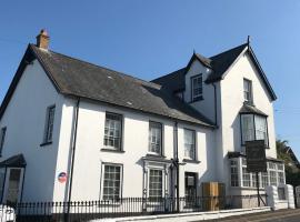 Rooms at The Highcliffe: Aberporth şehrinde bir otel