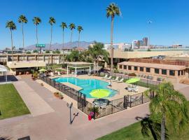 Ramada by Wyndham Tucson, hotel a Tucson